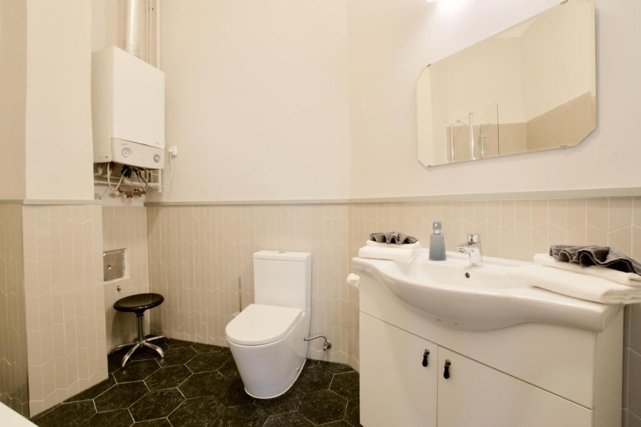 Standard Apartment By Hi5 - Kecskemeti Street Suite บูดาเปสต์ ภายนอก รูปภาพ