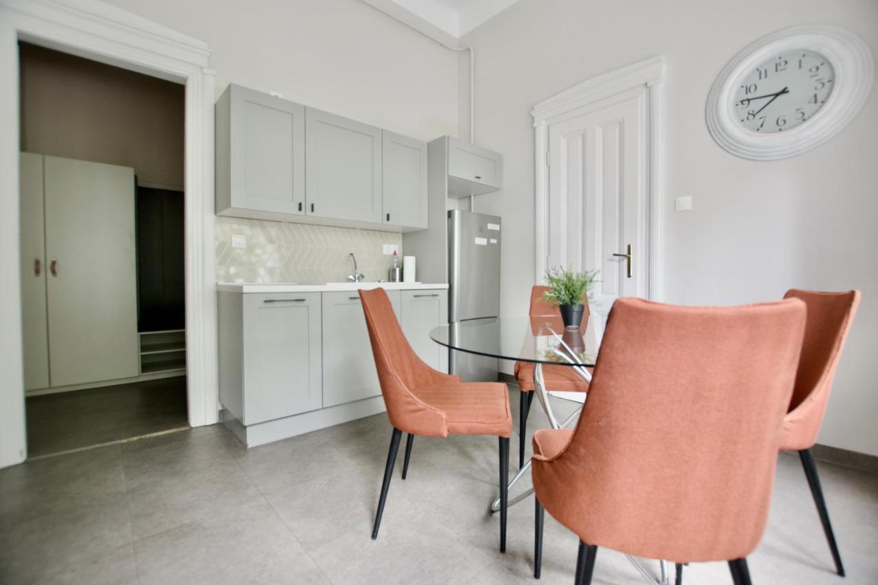 Standard Apartment By Hi5 - Kecskemeti Street Suite บูดาเปสต์ ภายนอก รูปภาพ